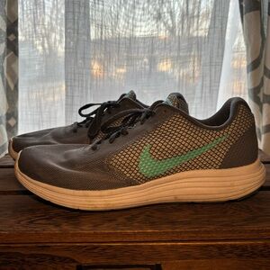 Nike women’s Gray and Teal Running Shoes